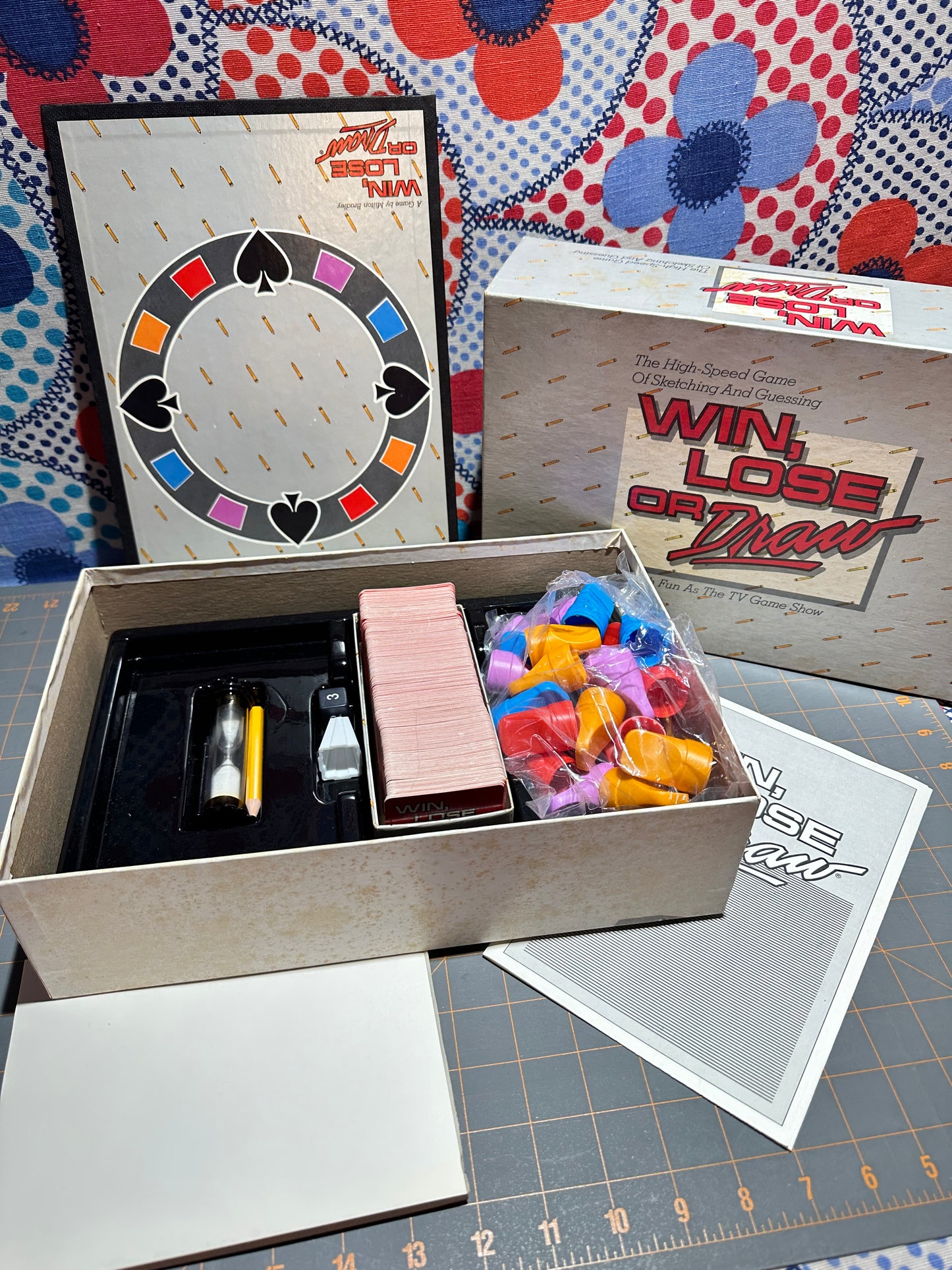 Win Lose or Draw Board Game 1987 Milton Bradley