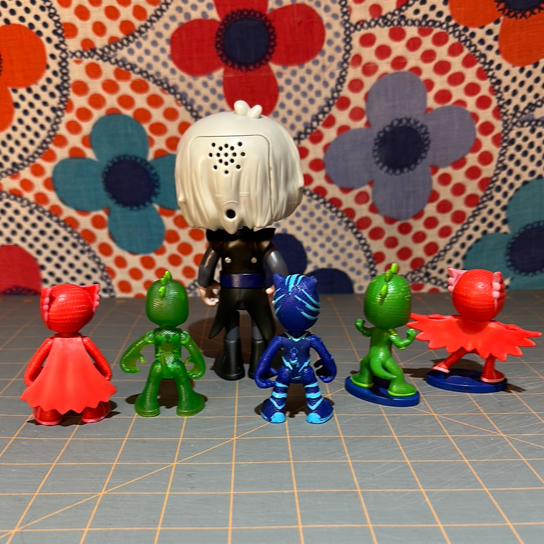 PJ Mask Lot, Disney, 6” Talking Luna Girl & (5) 3" Figures
