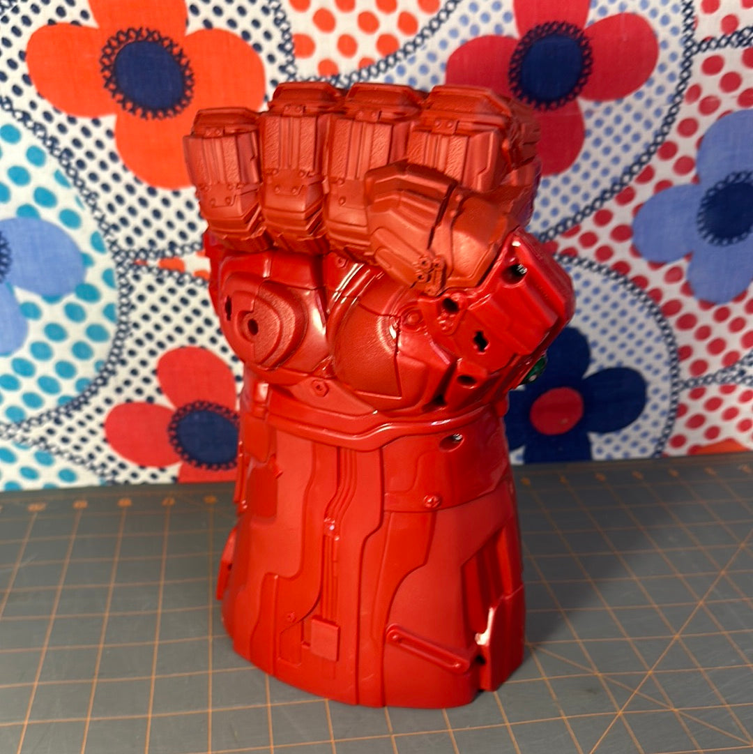 Marvel Avengers Infinity War Thanos / Iron Man Electronic Gauntlet Glove