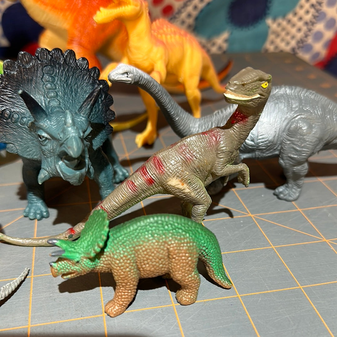 A whole bunch of dinosaurs - (18)