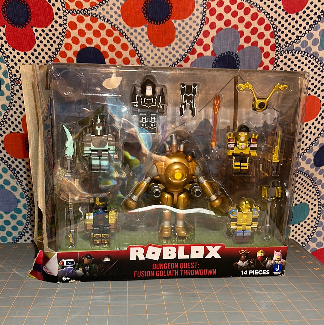 ROBLOX Action Figure Robot Collection, Dungeon Quest Goliath Throwdown Playset