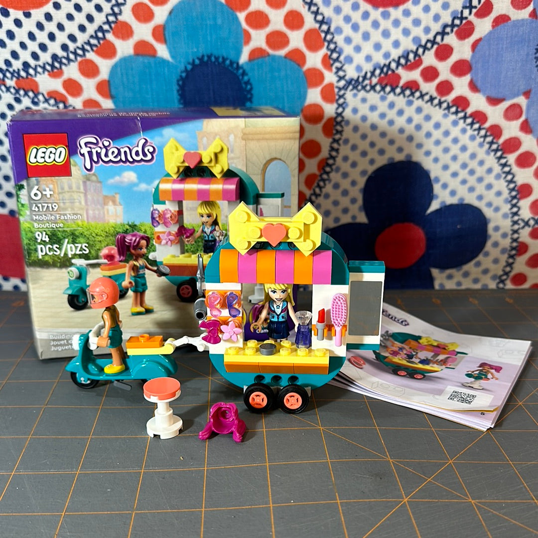 LEGO FRIENDS: Mobile Fashion Boutique (41719), Complete
