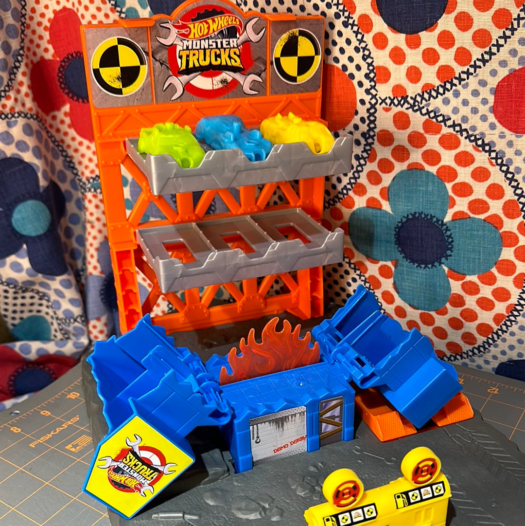 Hot Wheels Monster Trucks Blast Station Playset, Demo Derby with Cars