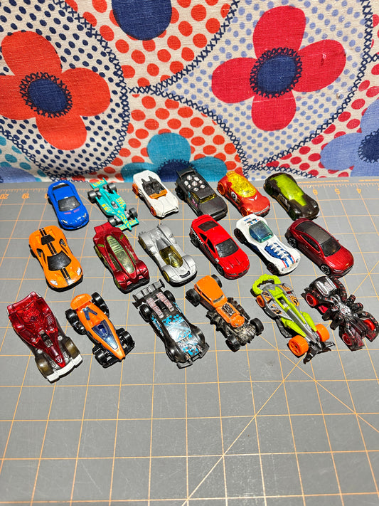 Lot of (18) Hot Wheels