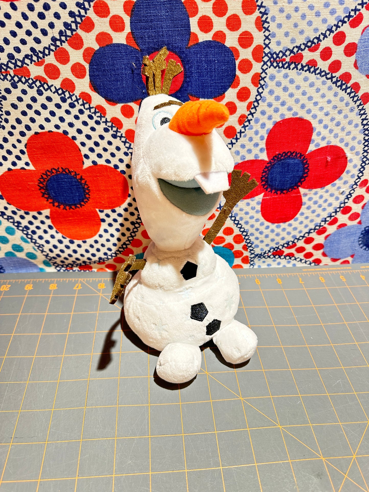 Olaf Plush with Snowflakes, 8"h