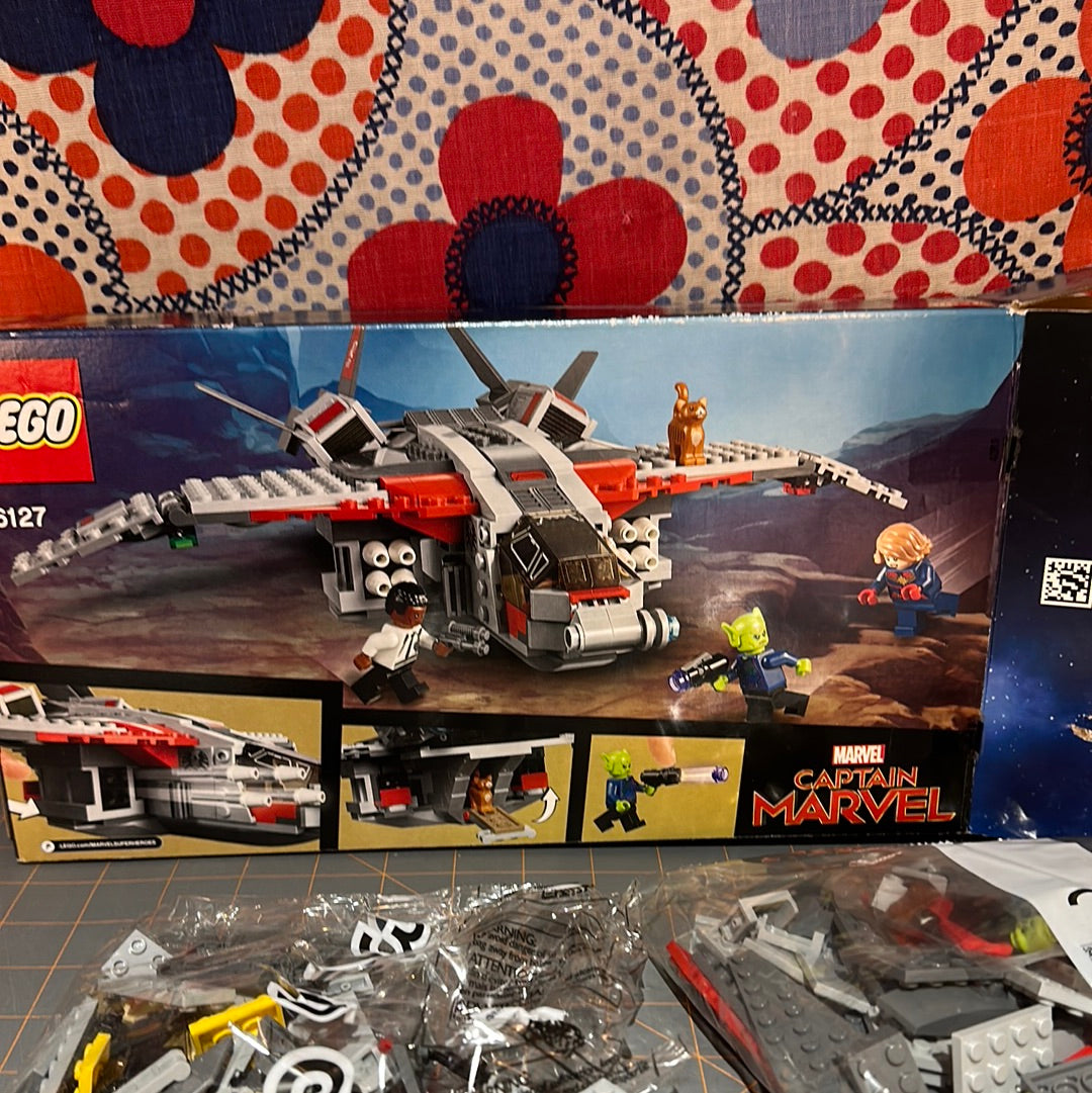 LEGO Set, Marvel: Captain Marvel and The Skrull Attack, 76127