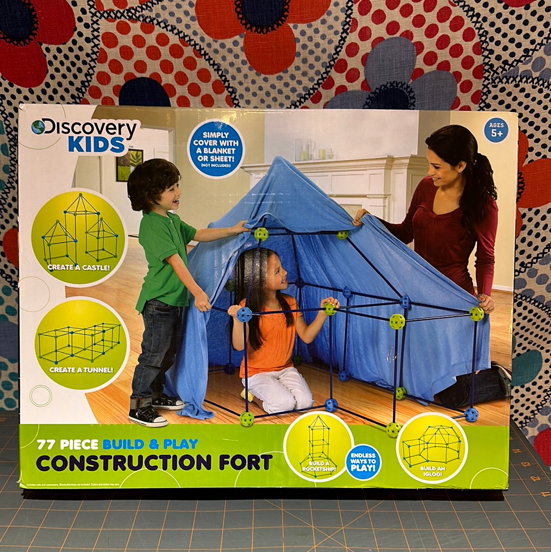 Discovery Kids 77 Piece Build & Play Construction Fort