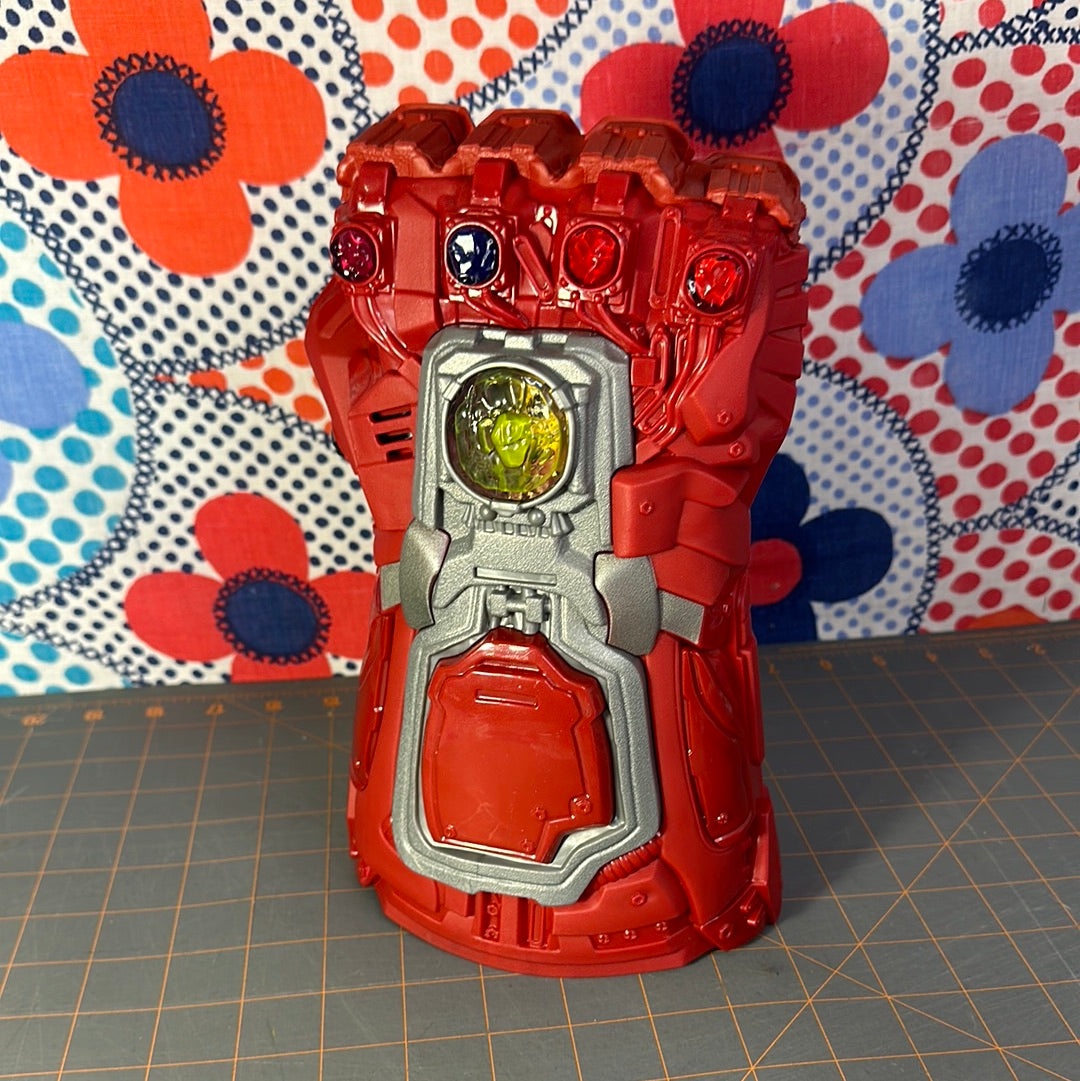 Marvel Avengers Infinity War Thanos / Iron Man Electronic Gauntlet Glove
